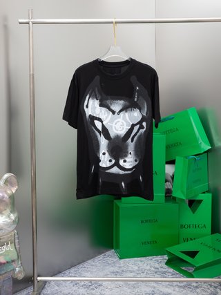 Givenchy Oversized T-Shirt with Tag Effect Dog Print – GVS22
