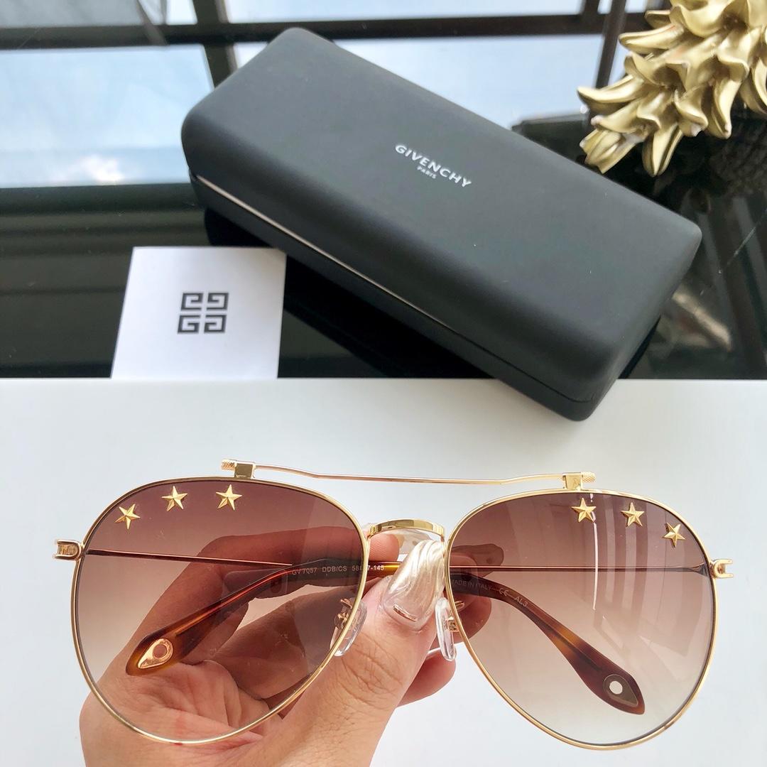Givenchy Men’s Sunglasses ASS650087